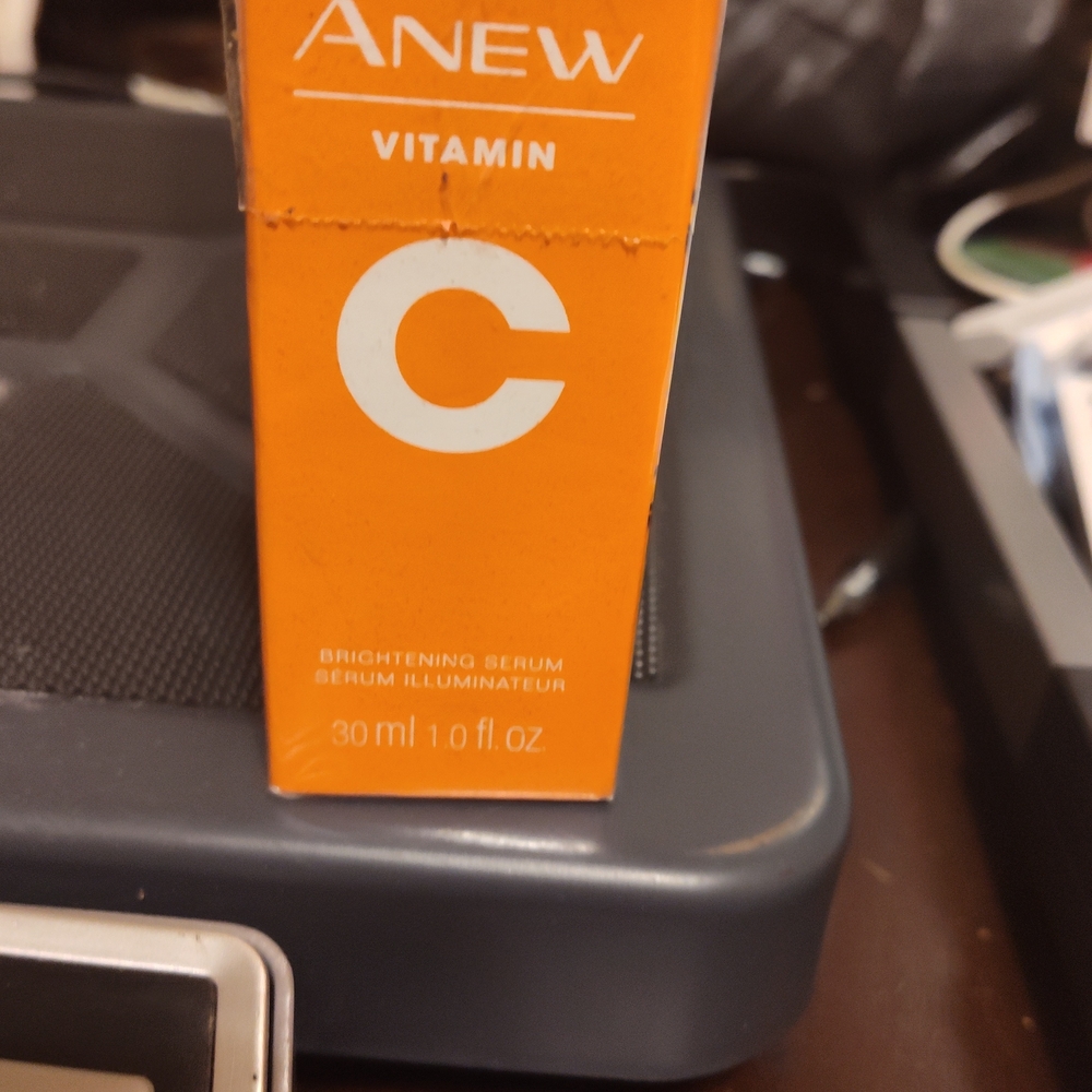 Anew Vitamin C Brightening Serum